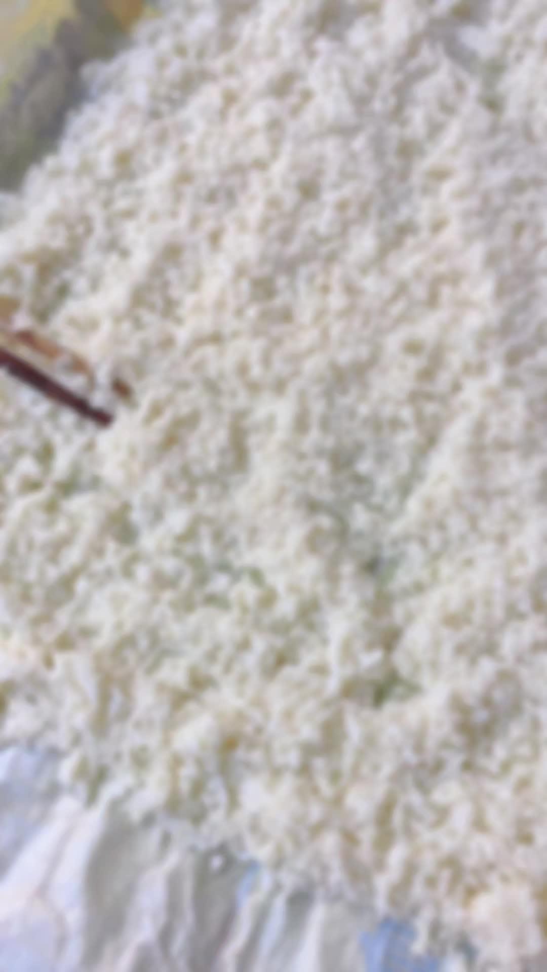 吃太多油腻腻的,当然要做一杯黄桃银耳甜酒酿咯,十分开胃。#爸爸的手艺 #传统手工 #童年味