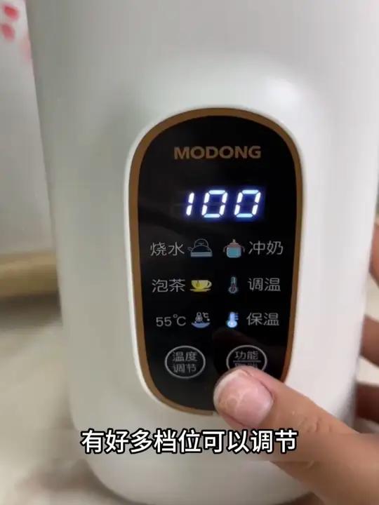 出门旅游住酒店,别再用酒店水壶了,谁知道里面煮过啥,备一个 便携烧水壶,走哪带哪,卫生还方