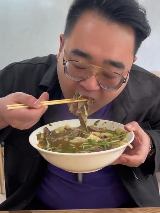 石家庄传统美食牛肉罩饼