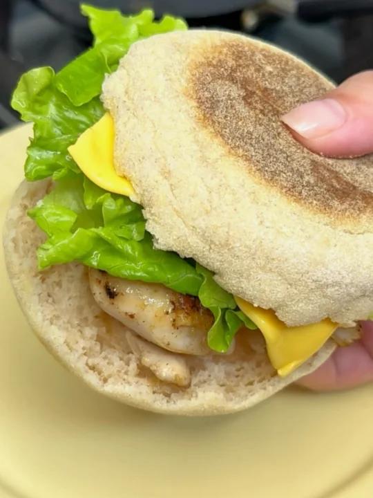 板烧鸡腿麦满分!早餐减脂便当