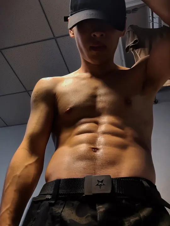 白斩鸡也有变黑的一天