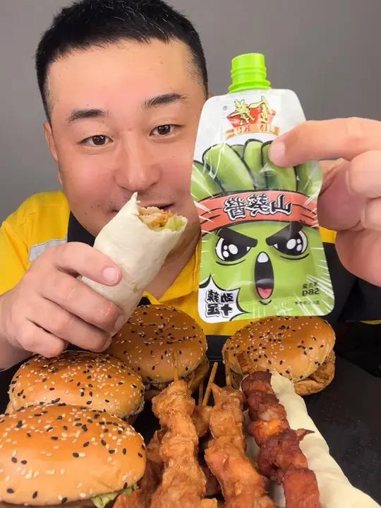 四个汉堡,两个鸡肉卷,只要20元,真划算