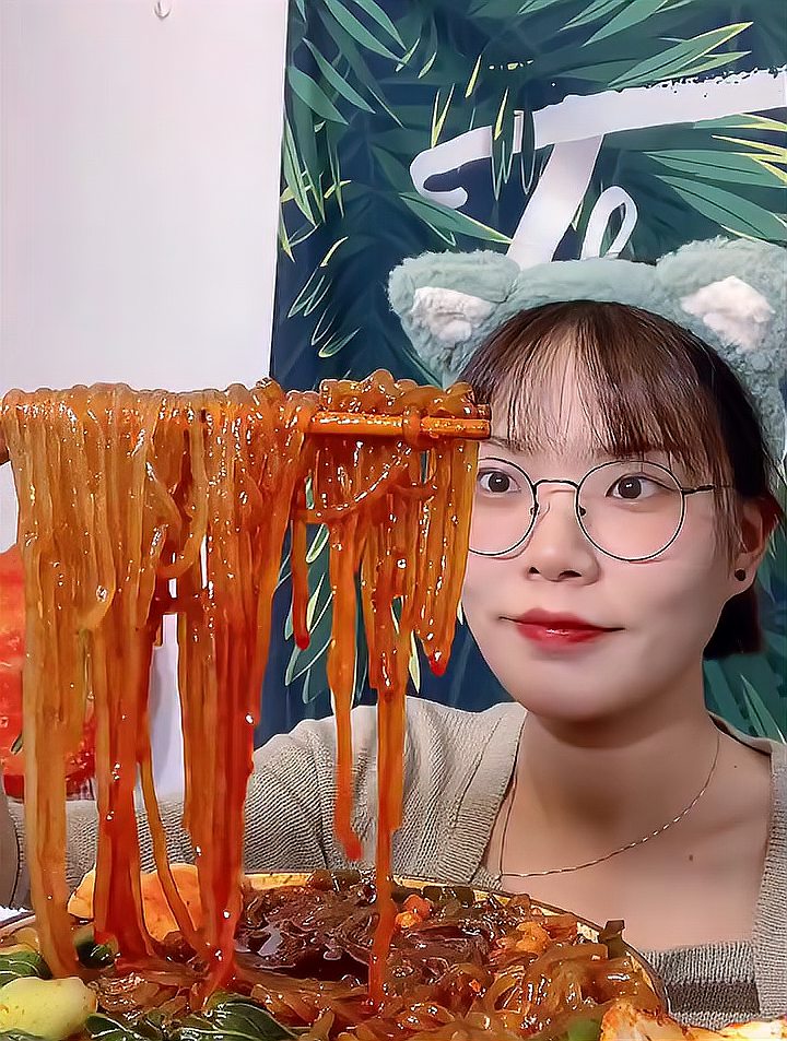 今日份嗦粉的快乐，来自白家陈记锦里古街湿粉酸辣粉