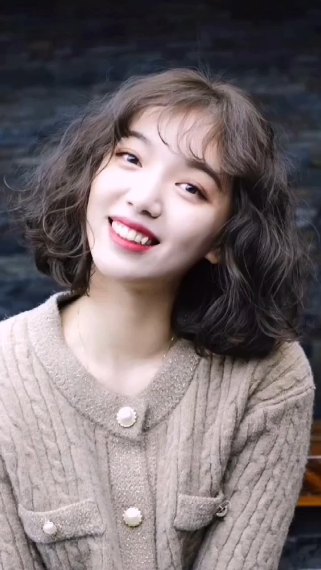 2021最火发型 修饰脸型高级感泡面初恋头