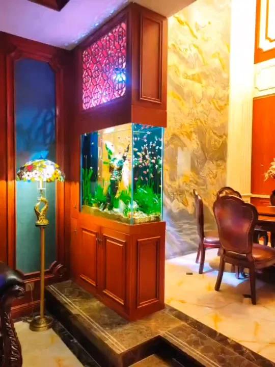 客户家里新中式鱼缸隔断出片啦