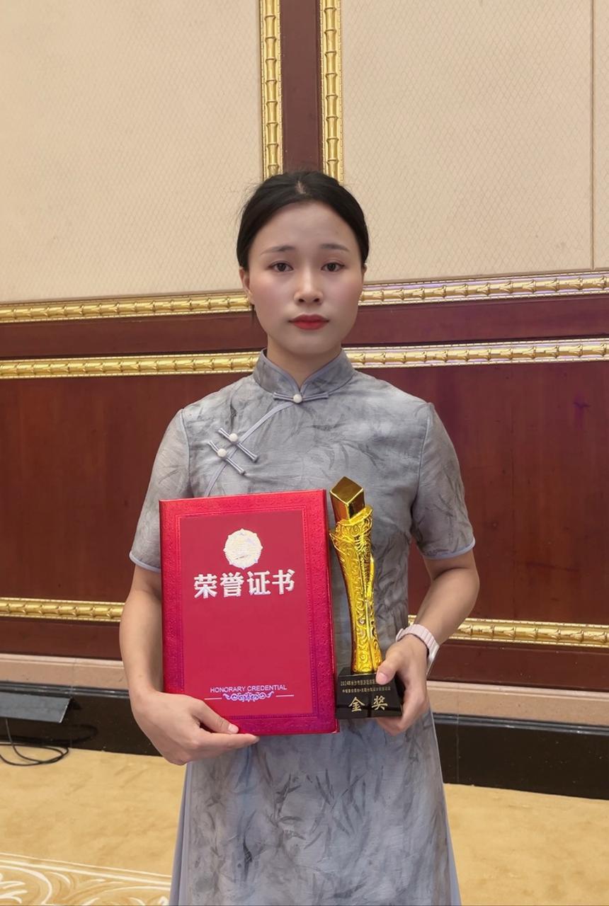 长沙旅游饭店行业的“奥运会”:女孩摆台精准到厘米获冠军