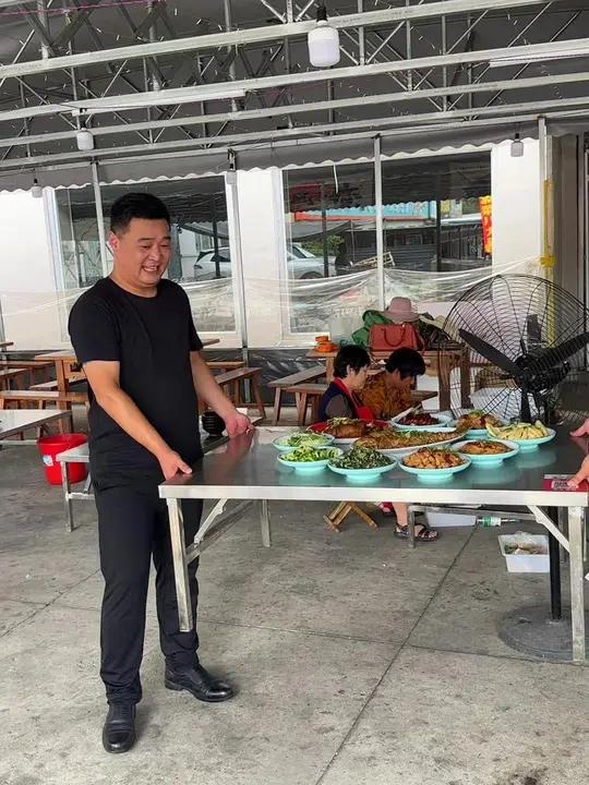 吃上这么一桌才二百多!威海也可以吃到八大碗蒸菜了