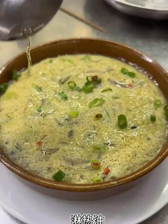 中山特色菜：钵仔禾虫蒸蛋 美食美食推荐抖音美食教程