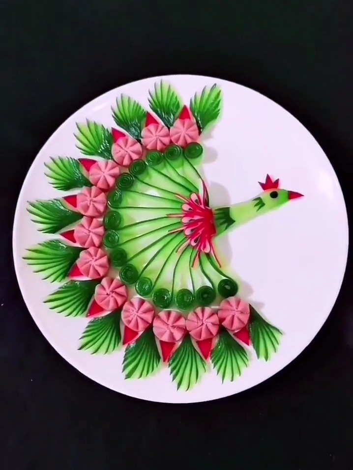 蔬果拼盘孔雀迎新年,简单易做