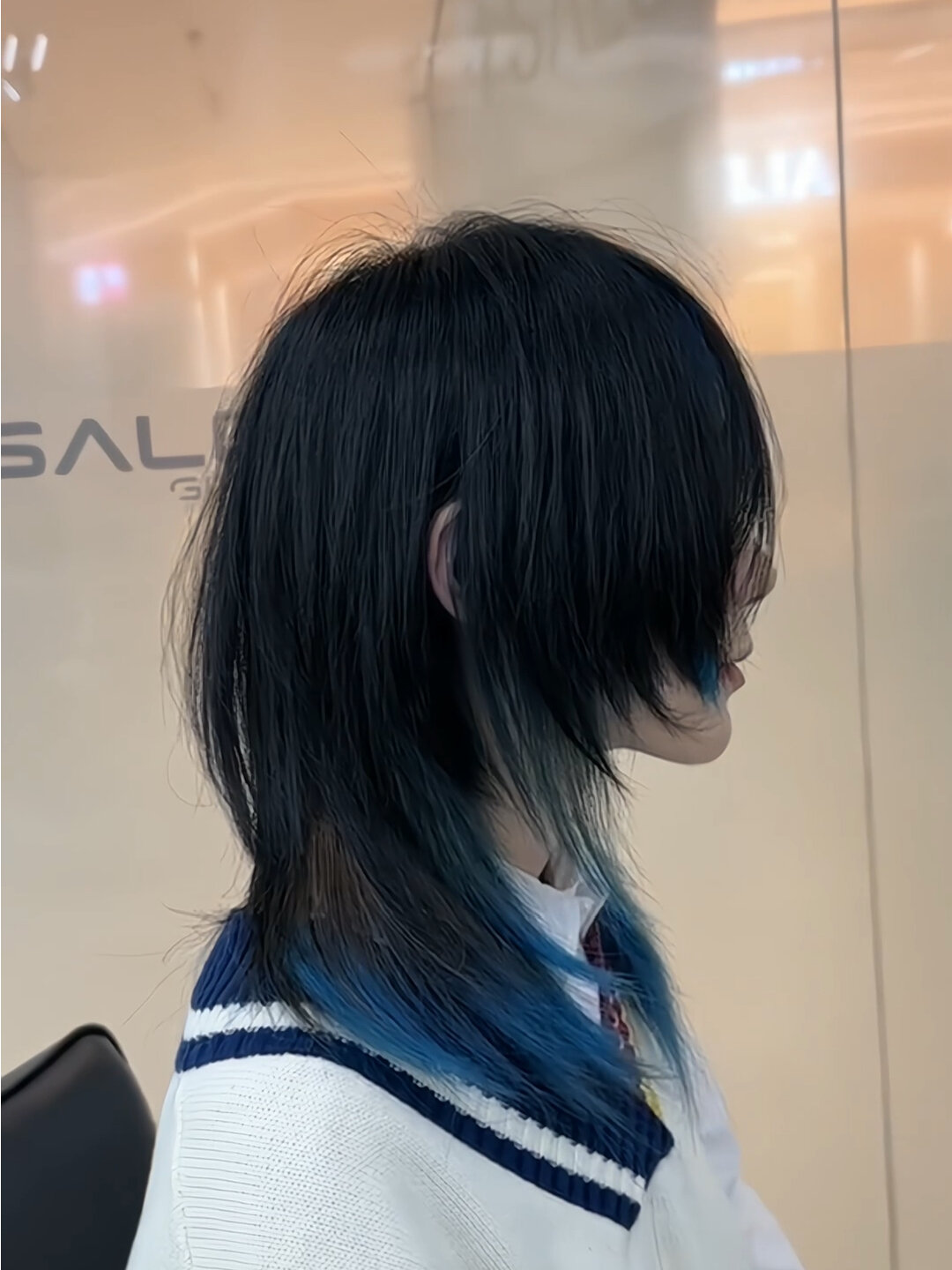 女生超帅的鲻鱼头发型 剪完真的太绝了