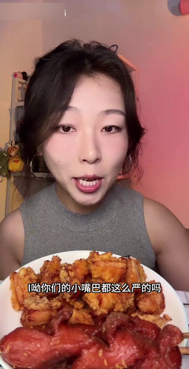 正新鸡排烤肠拉丝热狗棒，搭配物美价廉柠檬水