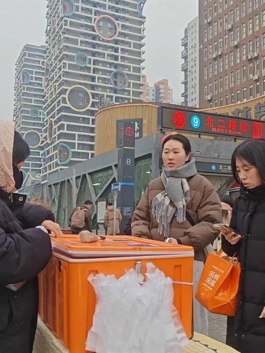 摆摊卖包子，猜得中开头猜不中结尾