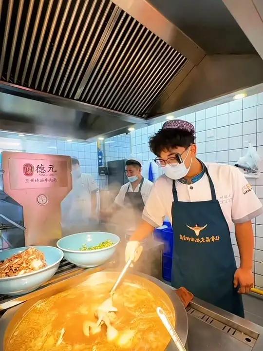 “德元”双节活动:进店就送卤蛋一枚!薯条免费吃!红枣茶免费喝!还有……固安德元纯汤牛肉面@