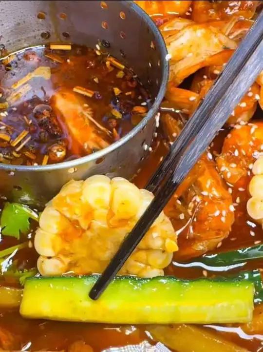 喜侠客大虾火锅吃了还想吃分享家乡美食舌尖上的美食#