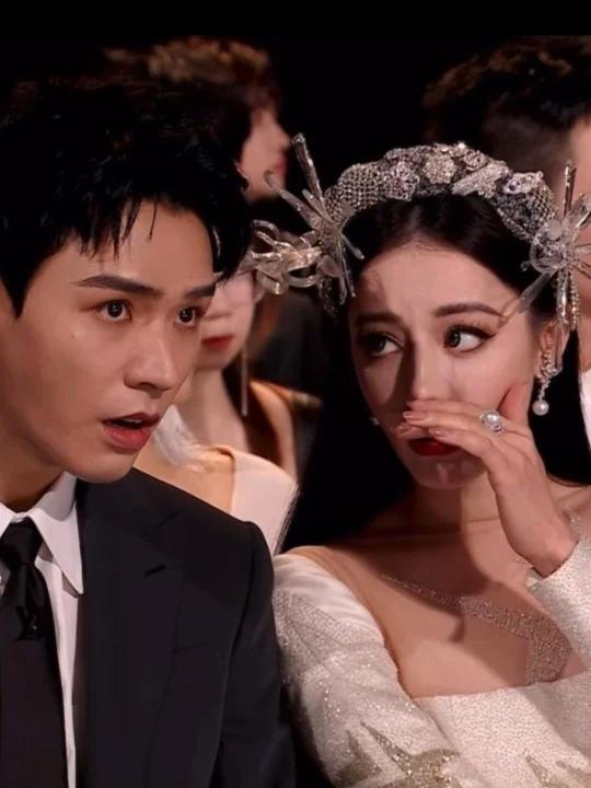 迪丽热巴龚俊:你俩在热聊啥呀?