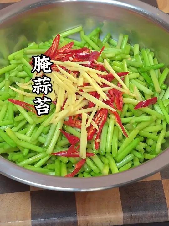 腌蒜苔的做法