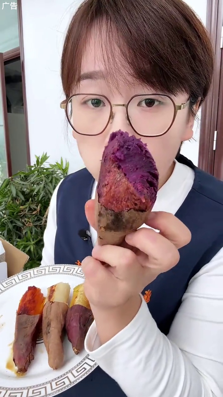 1一箱就可以吃到四个口味,满足你对红薯的各种想象!小孩子才做选择呢,成年人都要了!四个颜色