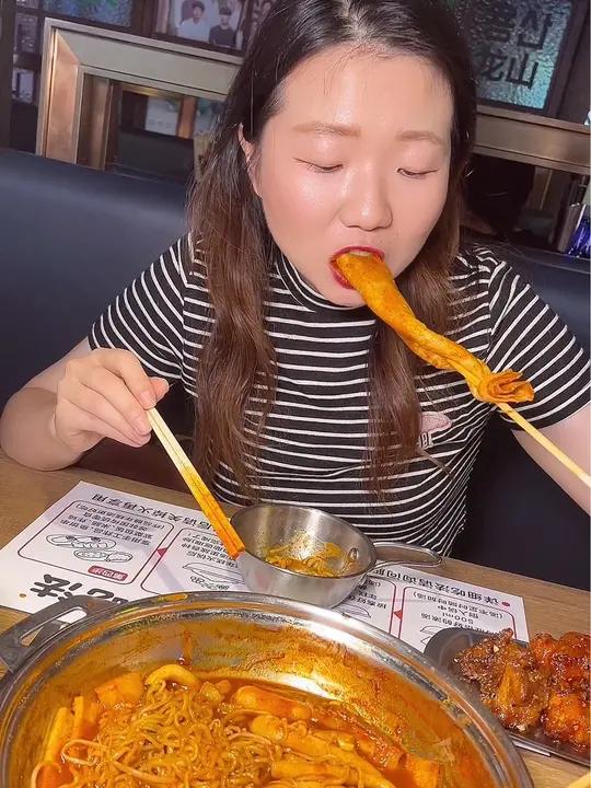 他家年糕好多种!吃到爽歪歪!谁懂这一口的好吃程度 妈呀太香了 年糕火锅 好好吃饭好好生活 