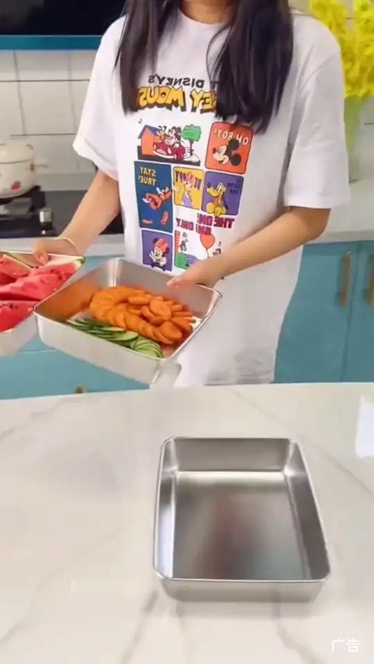赶紧抢!自带盖子的不锈钢方盘,当备菜盘,装水果、拌凉菜、腌肉都可以,还能进蒸箱烤箱,当保鲜