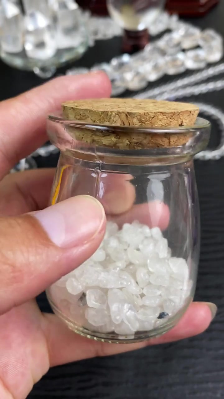 天然白水晶的寓意和真假辨别方法