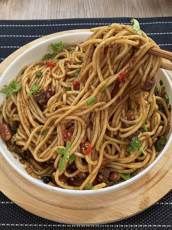 牛肉酱拌面