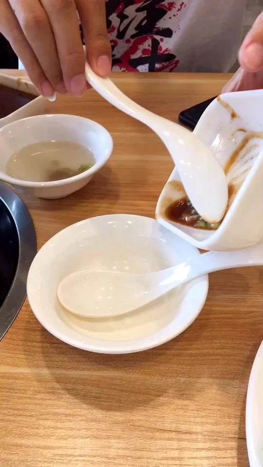 店铺:天天鲜牛肉火锅 坐标:和平区兴安路25号裕德里小区25号楼底商(沃尔玛超市对面) 门