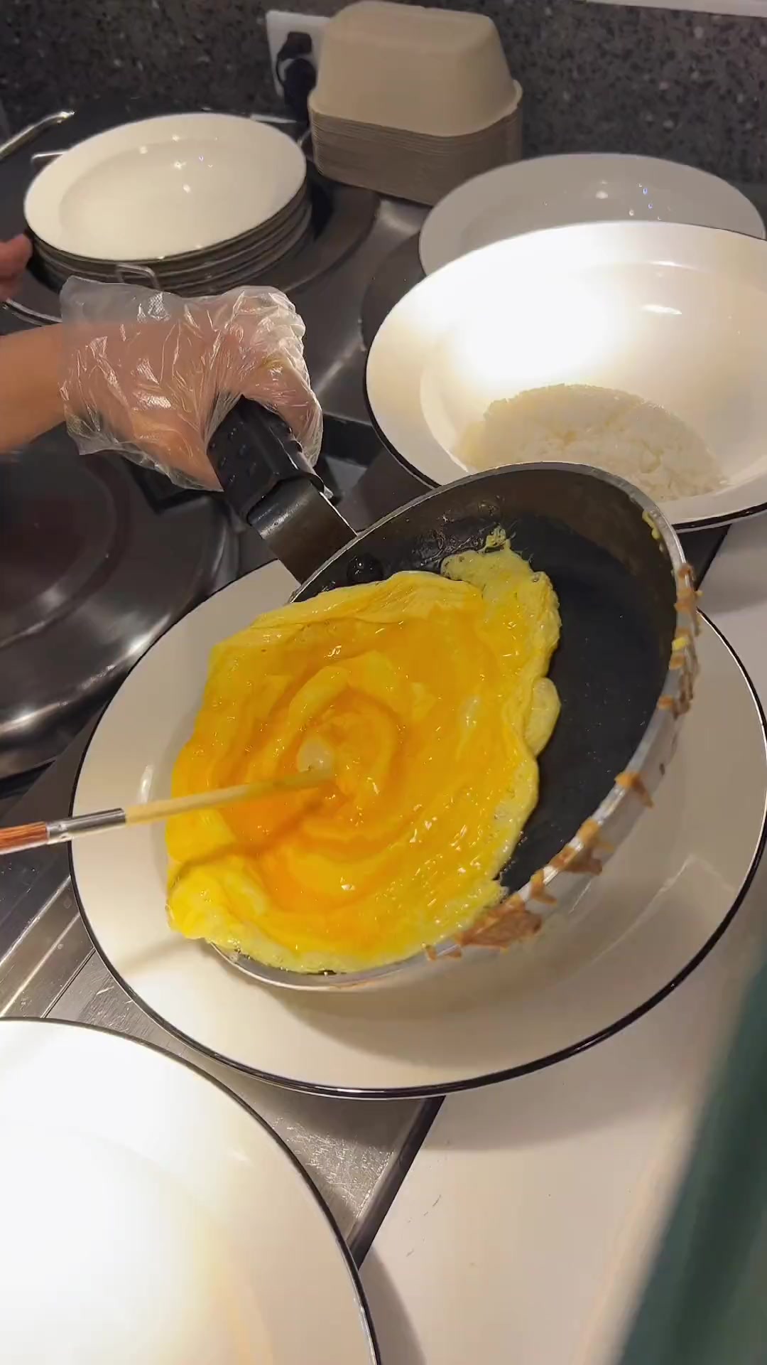 炒火的日式蛋包饭池奈来合肥万象城啦！明档制作超级治愈