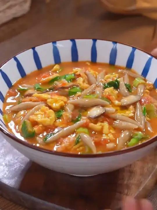 山西美食炒莜面鱼鱼,粗粮细作,劲道爽滑又好吃 地方特色美食 山西美食 莜面 莜面鱼鱼 莜面