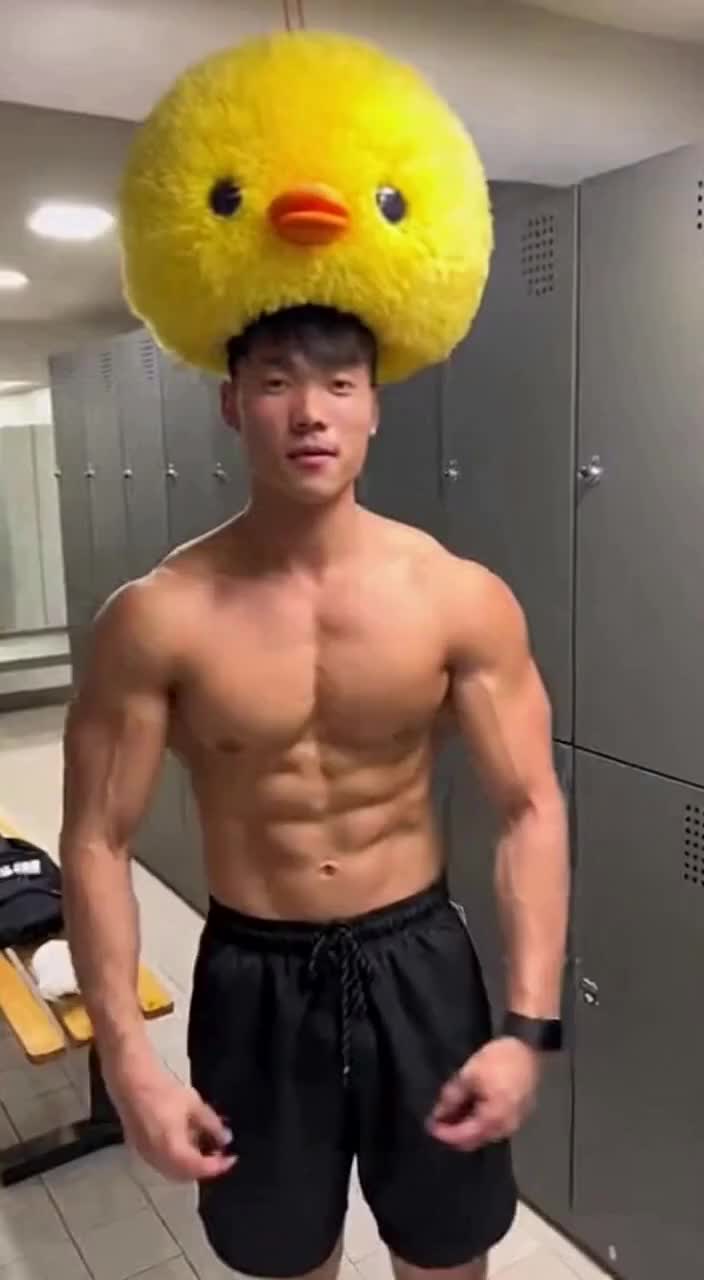 猛男顶小鸡头？这反差笑疯我！
