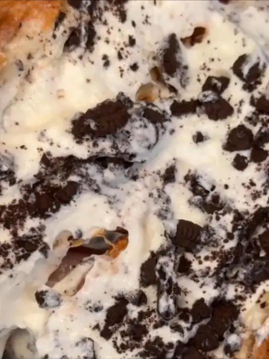 你真的可以永远相信桃李做的面包～比超市划算多了～新品奥巧饼干碎奶油牛角包!外面是层层起酥又