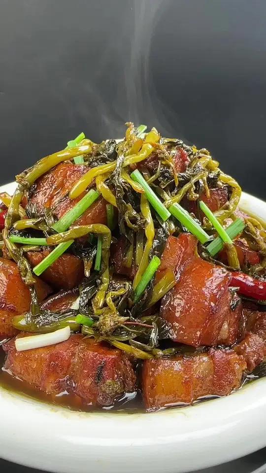安徽名菜:油菜苔烧肉