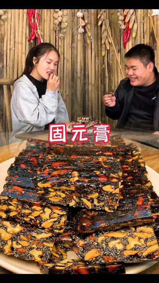 小妮子自从生完孩子之后,身体一直气血不足,今天弄一个不要钱的猪皮回来弄一个,补品给她补补气