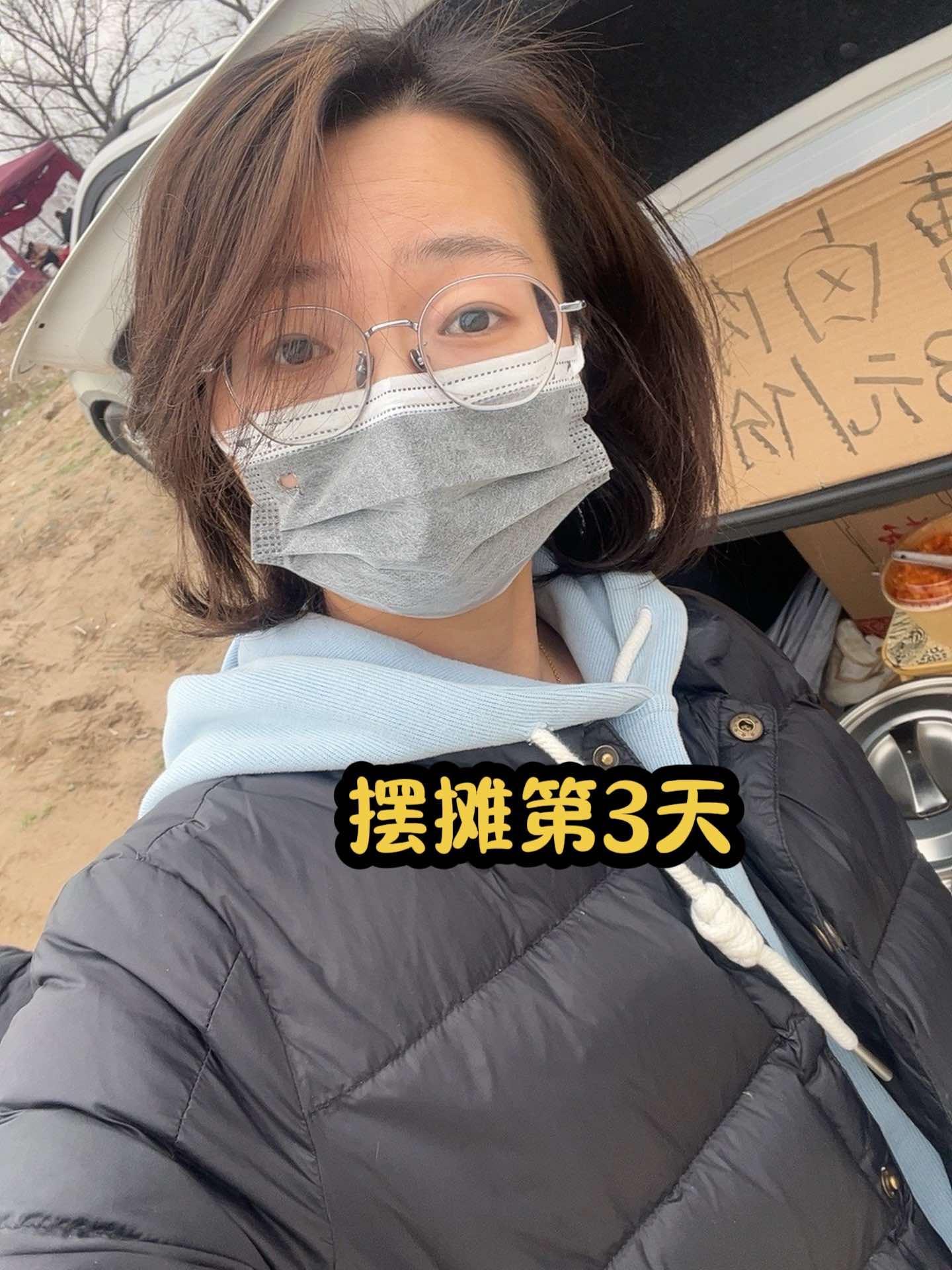 卤肉饭开摊了,这两天有好多回头客光顾,用心做干净的食物,吃饱吃好,是我们的初衷,感谢大家的