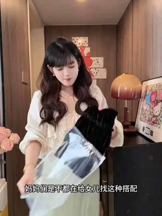 女童半身裙秋冬2025新款儿童丝绒蛋糕裙小女孩半身蓬蓬裙公主短裙女童半身裙童装2s