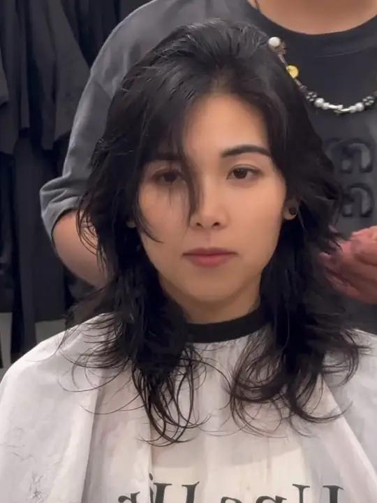 狼尾鲻鱼头 又一个从店里笑着走出去的狼尾鲻鱼头卷发 免打理烫发自然吹干效果 剪发前vs剪发