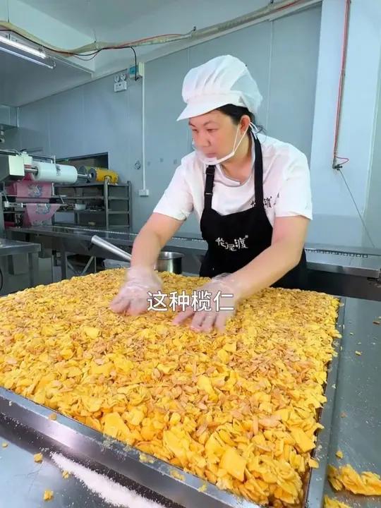 白天鹅退休师傅做的“榄仁沙琪玛”