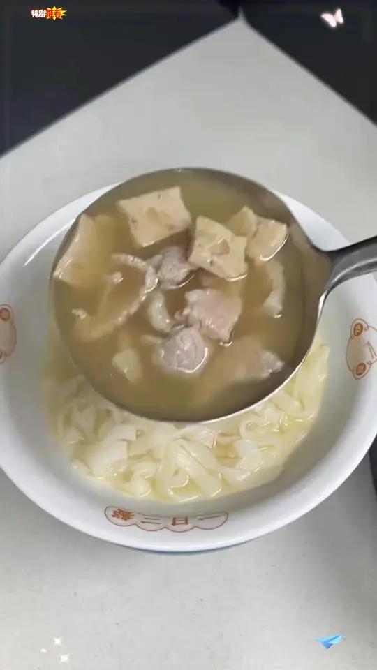 家里煮面的必备啊,这种放了还是要加盐的,它只有鱼肉鲜味大地鱼粉比目鱼粉调味品fff