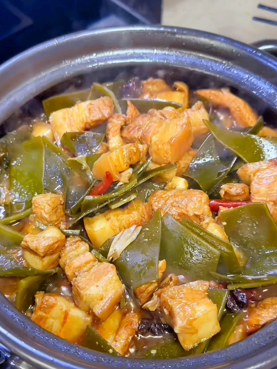 五花肉炖海带家常做法,肥而不腻.软烂入味