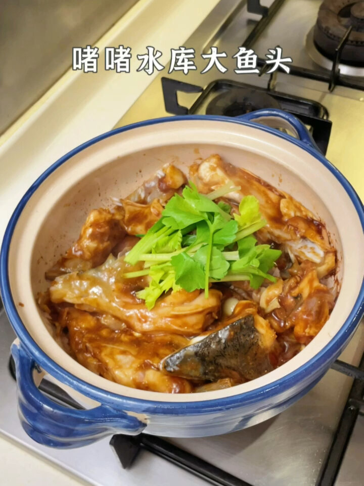 生啫鱼头煲|用食物,滚烫整个冬天