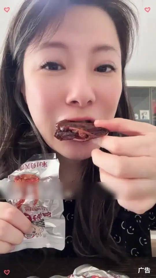 卤得非常入味的鸭锁骨,带点微甜口的,好吃到嗦手指 零食推荐 大暑消夏开吃啦 打开暑假的10