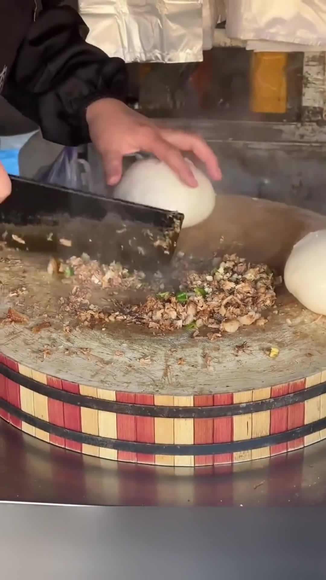 山西运城 8 元双层肉夹馍,大馒头比汉堡还好吃!