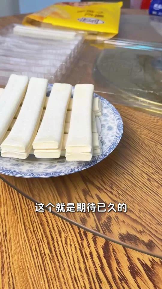 期待已久的家庭款速冻油条,遇热变大变酥脆