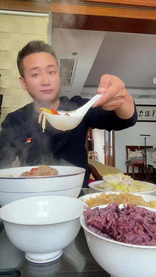 牛排洋葱西红柿胡萝卜汤
