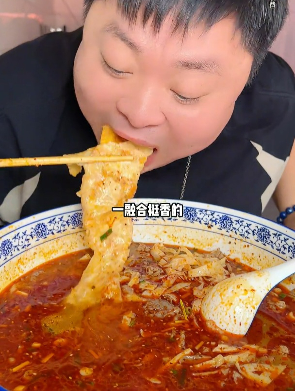 200块一碗，这次把洛阳牛肉汤吃过瘾了！满满的肉你们喜欢甜汤吗