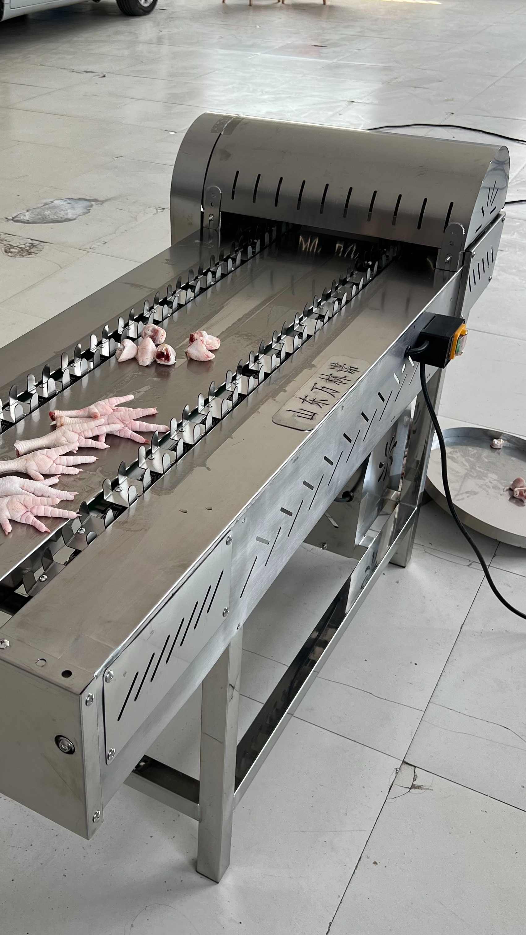 鸡爪自动切段机 鸭爪切骨机鸭掌横竖劈半机器