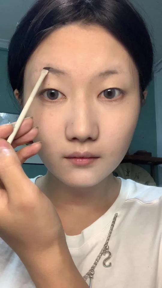 单眼皮古风氛围感十足的妆容