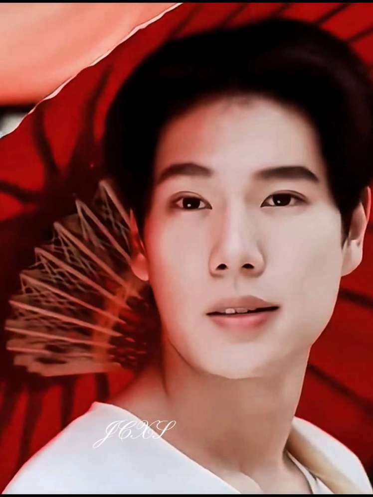 #phuwin陈普明 两次打红伞的普明一眼万年!#pondphuwin #pond小面包 