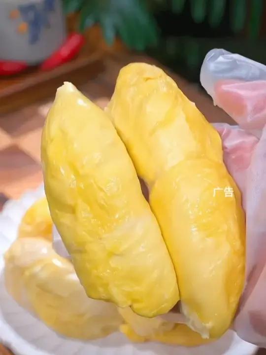 金枕榴莲果肉,软糯香甜、绵密顺滑。#榴莲果肉#榴莲控#吃货日常#金枕榴莲