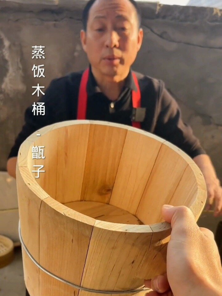 传统红杉木做的蒸饭木甑子,蒸出来的米饭更