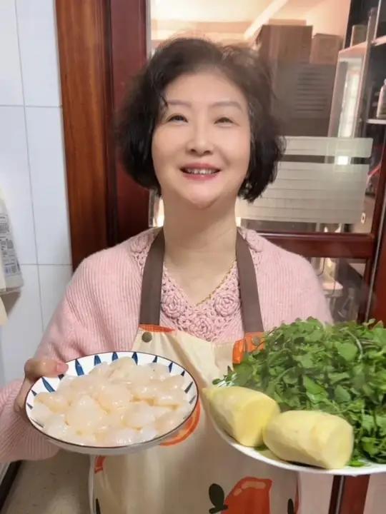 荠菜冬笋炒河虾仁